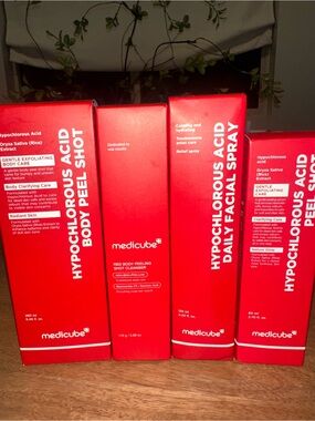 Medicube Hypochlorous Acid Daily Facial Spray - Red